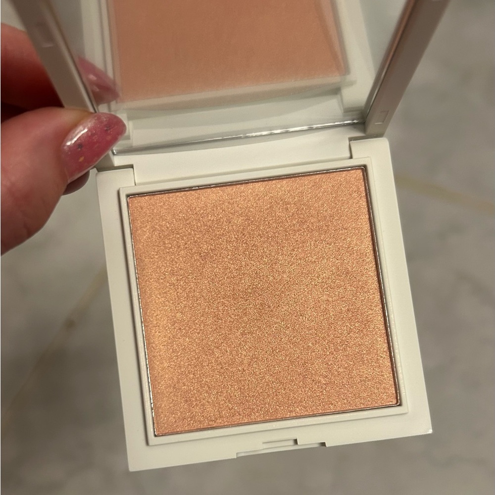 Vintage Rose Gold Highlighter